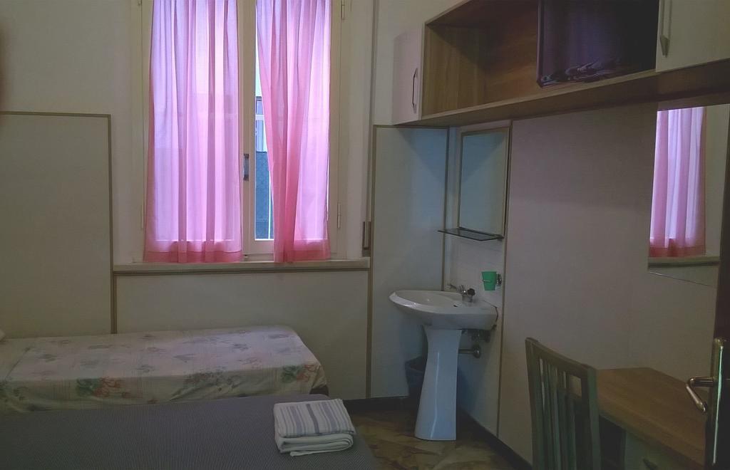 רימיני Hotel Parigi מראה חיצוני תמונה